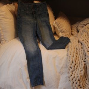 Women’s Blue Jeans